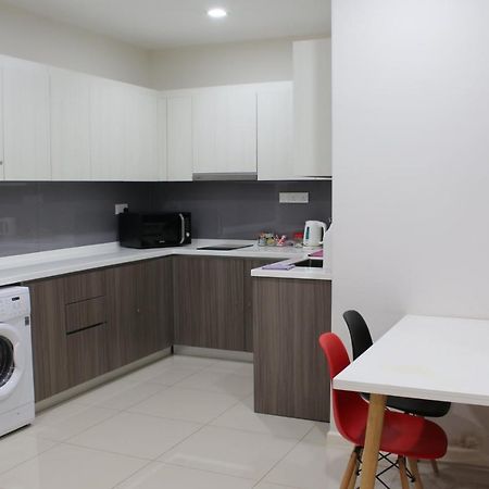 Suasana Suites D'Homestay Jb Town Джохор Бахру Екстериор снимка
