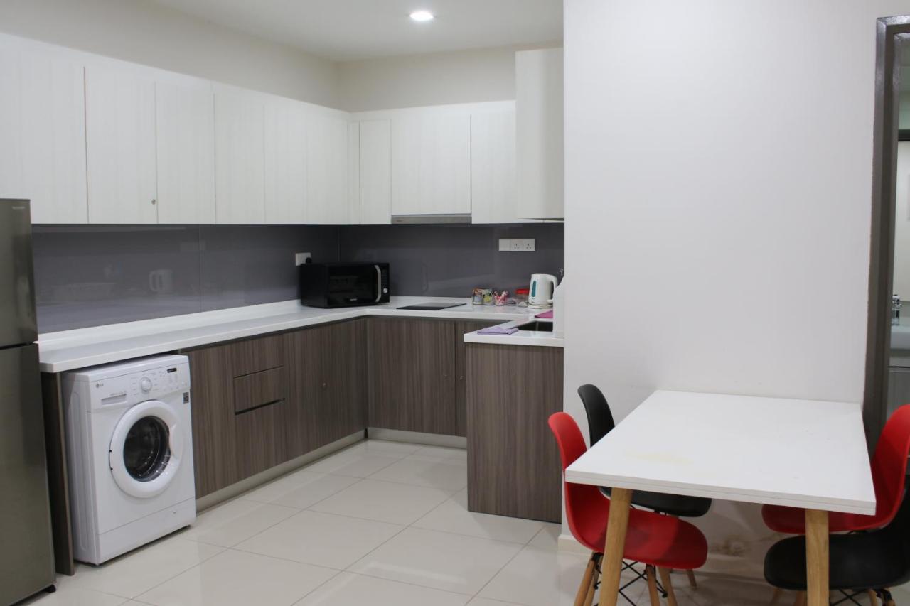 Suasana Suites D'Homestay Jb Town Джохор Бахру Екстериор снимка